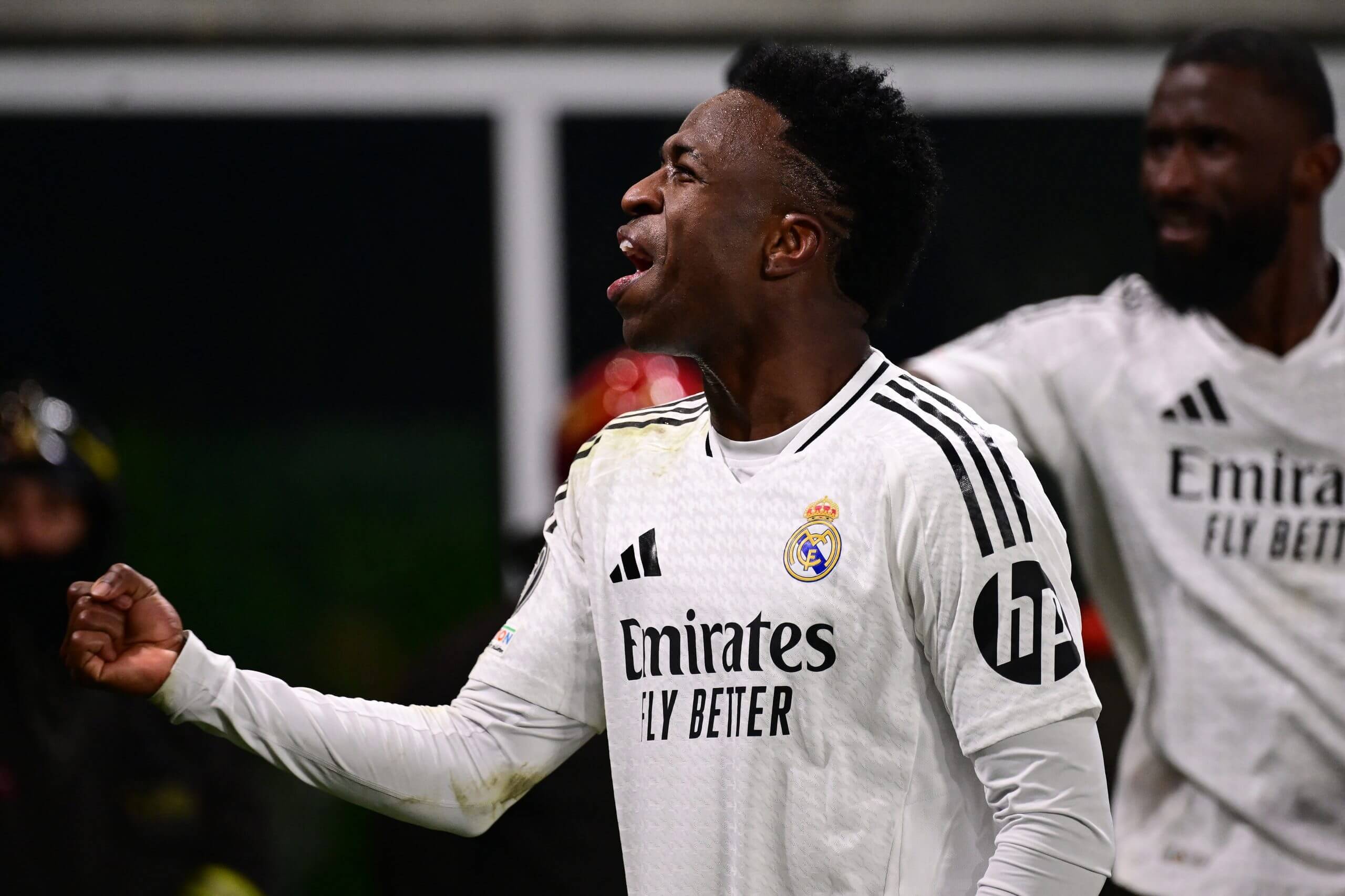 皇马首发球员表现抢眼，踢出精彩比赛