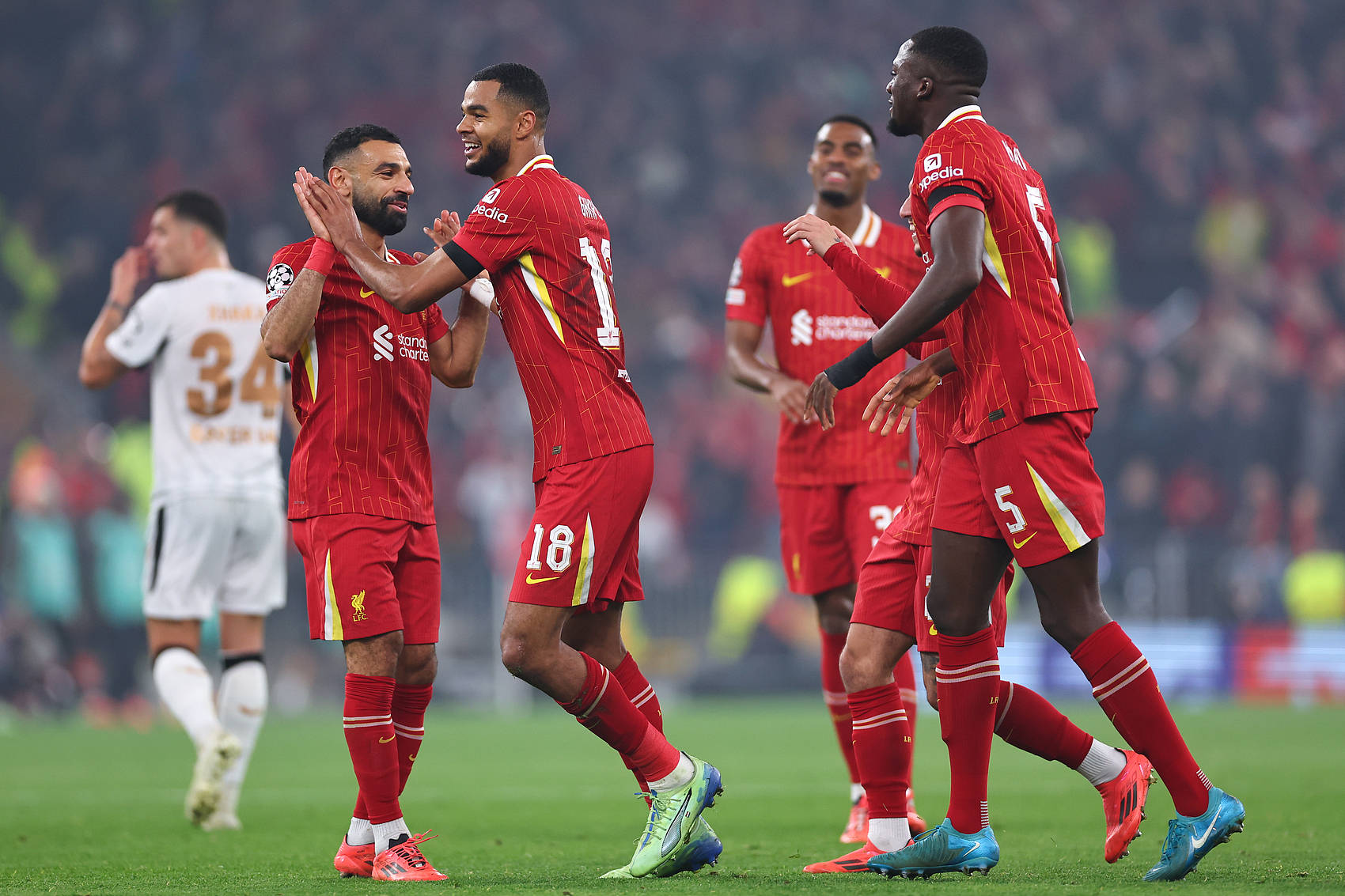 悟空体育-南安普顿主场2-1逆转诺里奇,积分榜暂升