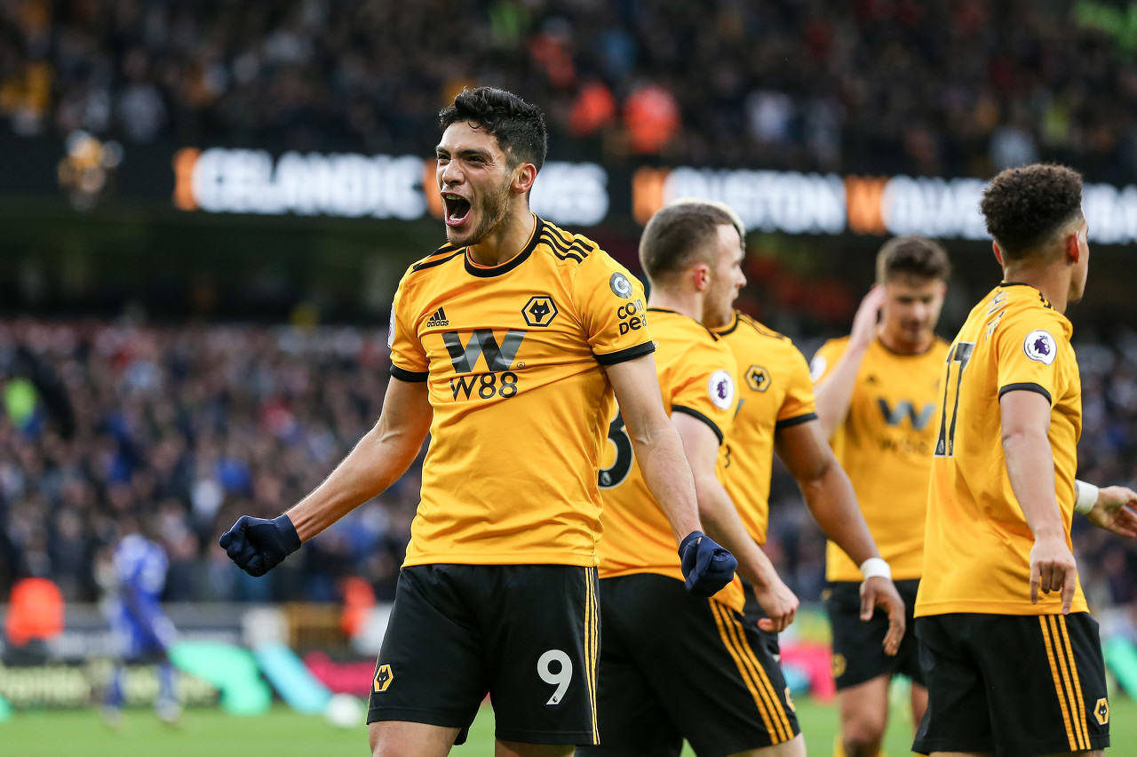 狼队惨遭逆转,保级压力加大 狼队惨遭逆转,保级压力加大