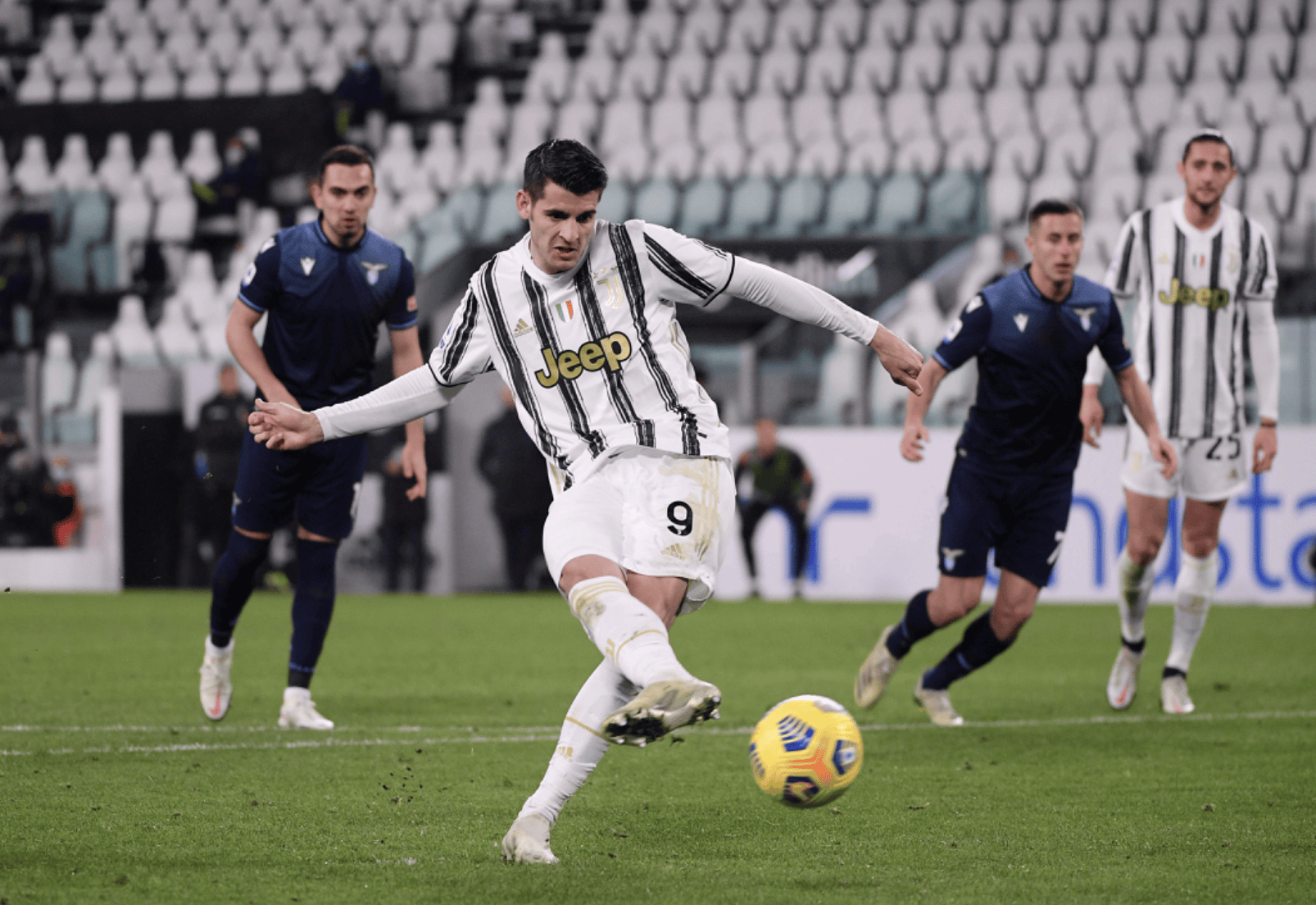 尤文图斯队积极备战欧冠杯,力争夺冠 尤文图斯队积极备战欧冠杯,力争夺冠