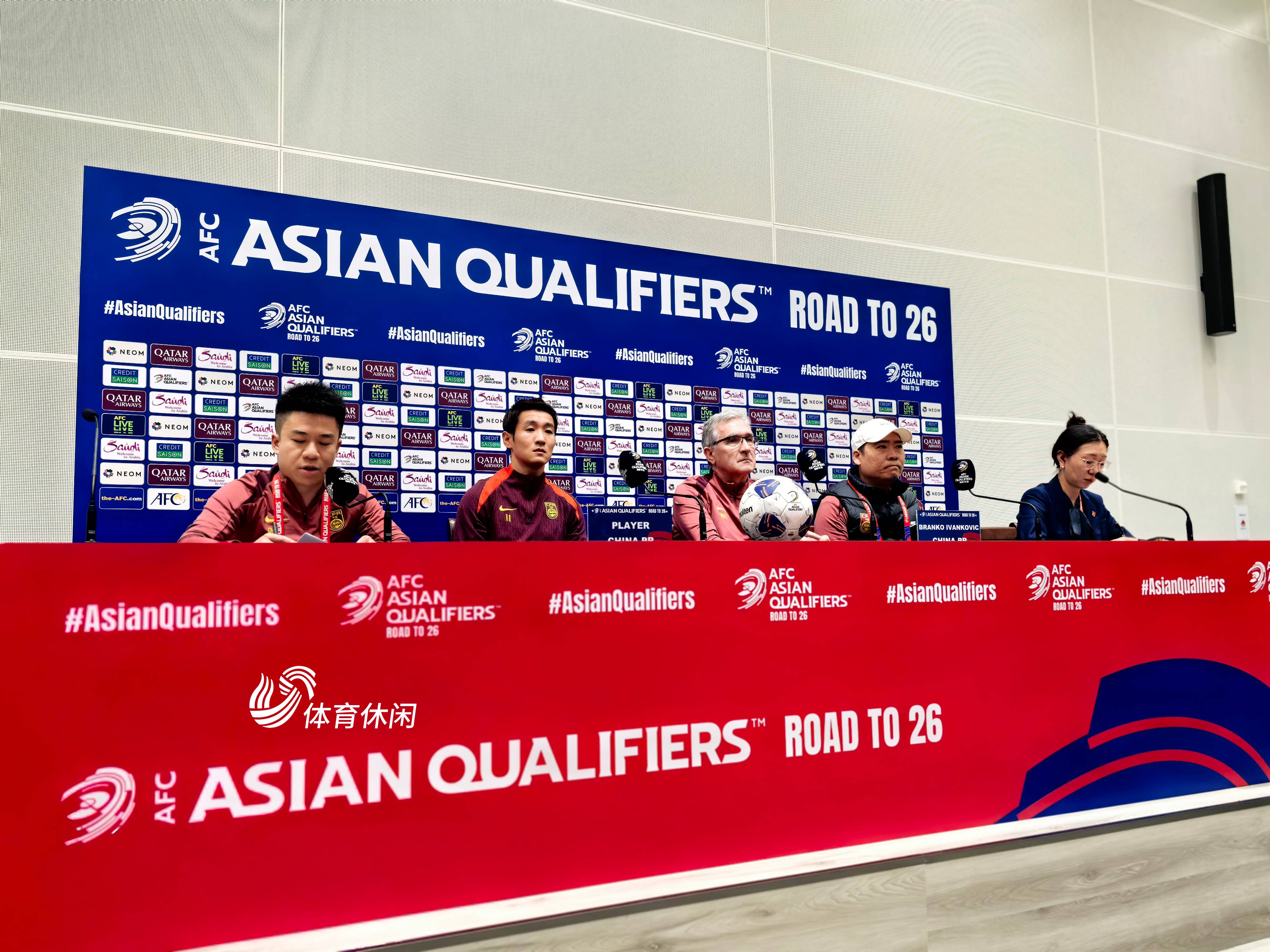 球队在主场取得了一场胜利,引发了球迷的热情 球队在主场取得了一场胜利,引发了球迷的热情