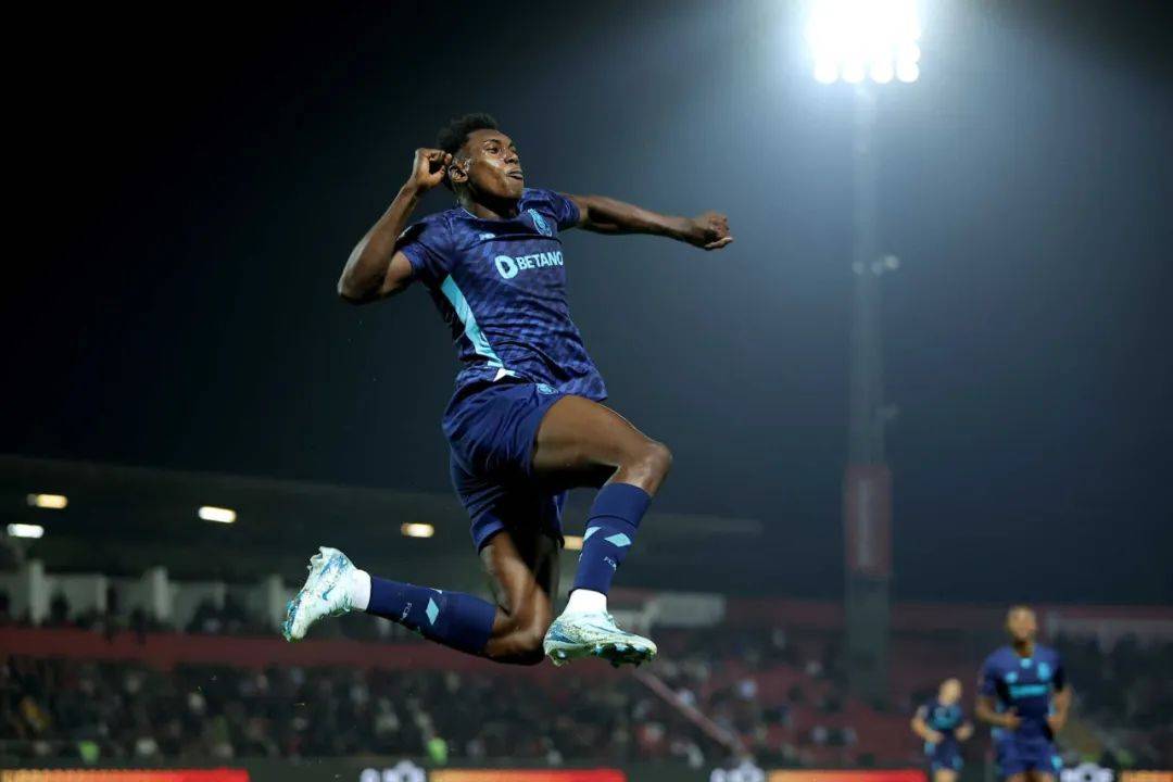 切尔西横扫马竞,一路晋级四强 切尔西横扫马竞,一路晋级四强