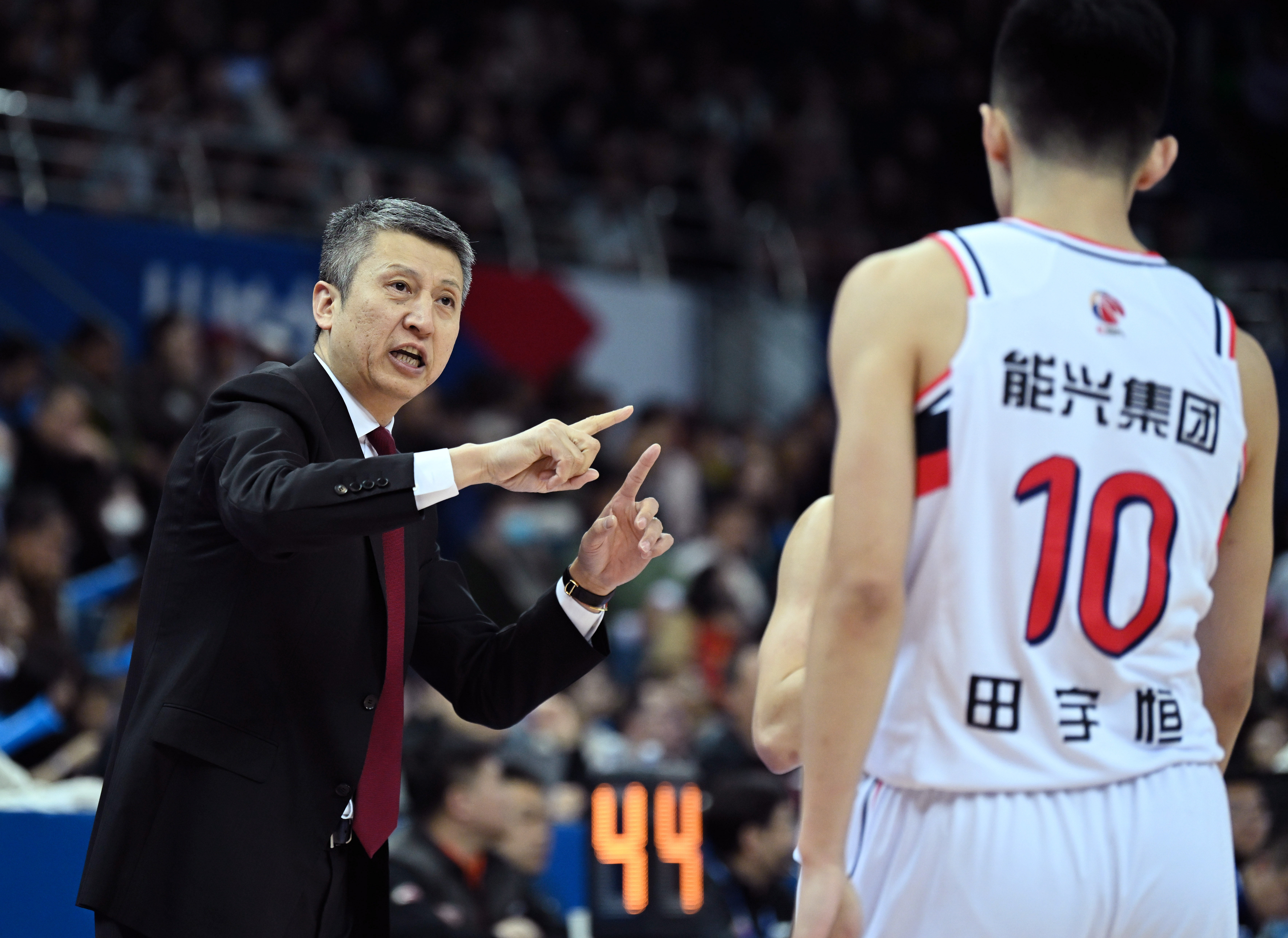 悟空体育官方网站-大巴黎队内矛盾升级,内讧可能影响球队表现?