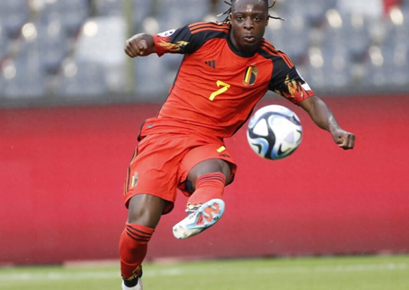 悟空体育-新晋足球天才崭露头角,成为全队核心