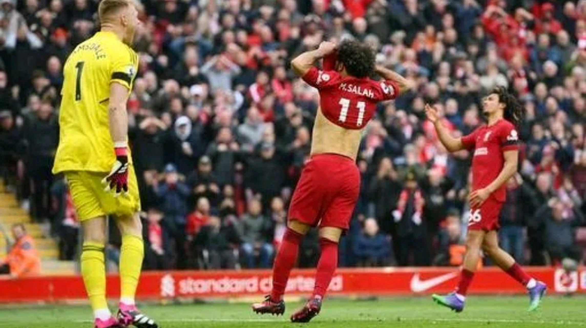 悟空体育官方网站-曼城错失良机,夺冠悬念再起