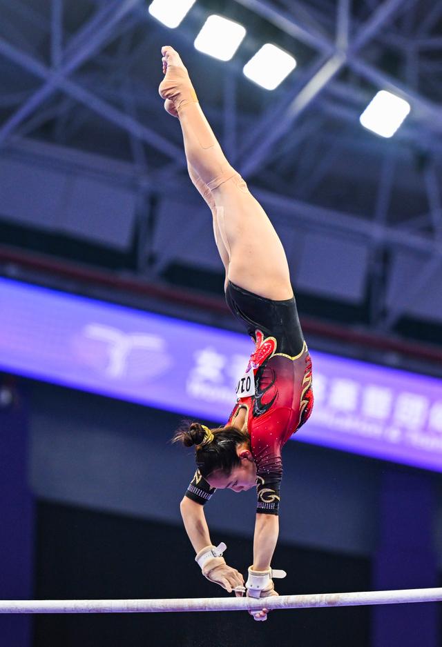 悟空体育官网-体操队赛中国队勇夺金牌,霸气称王