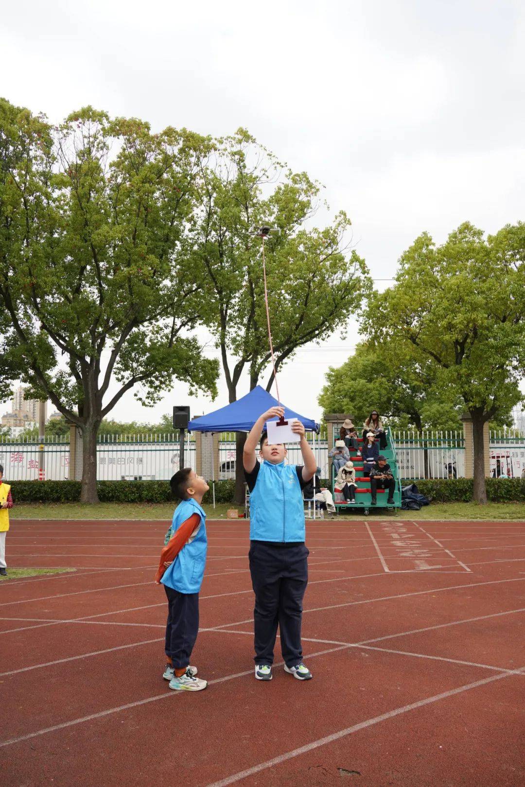 队员们展现出坚毅意志力,不畏困难永不言败 队员们展现出坚毅意志力,不畏困难永不言败