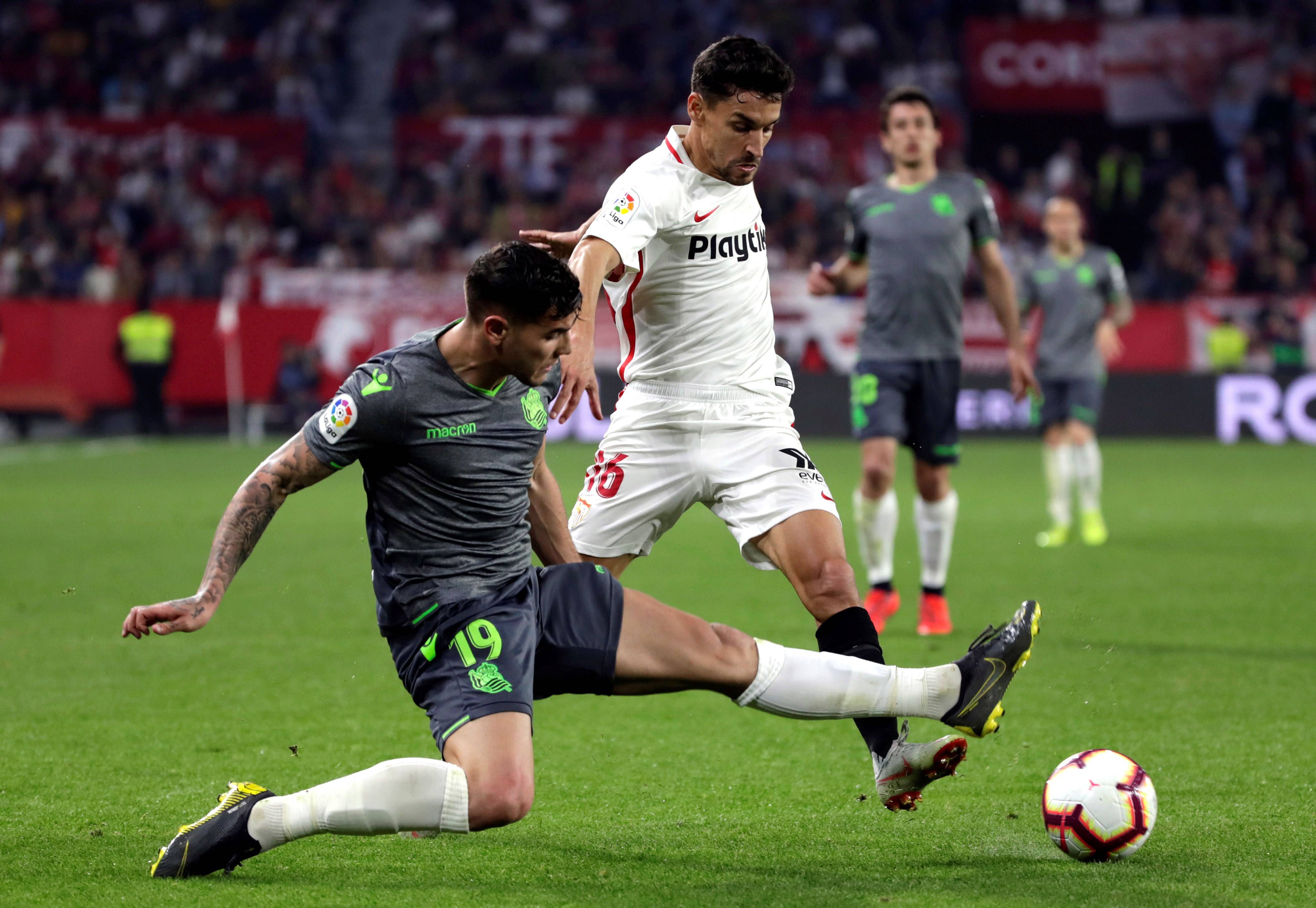 悟空体育-塞维利亚客场取胜,西甲榜首位置保持不变