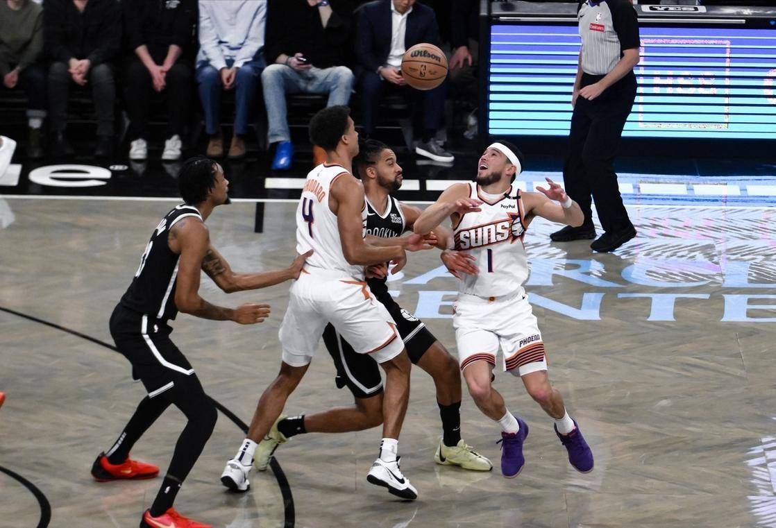 火爆对决!顶级球队呈现精彩比赛 火爆对决!顶级球队呈现精彩比赛