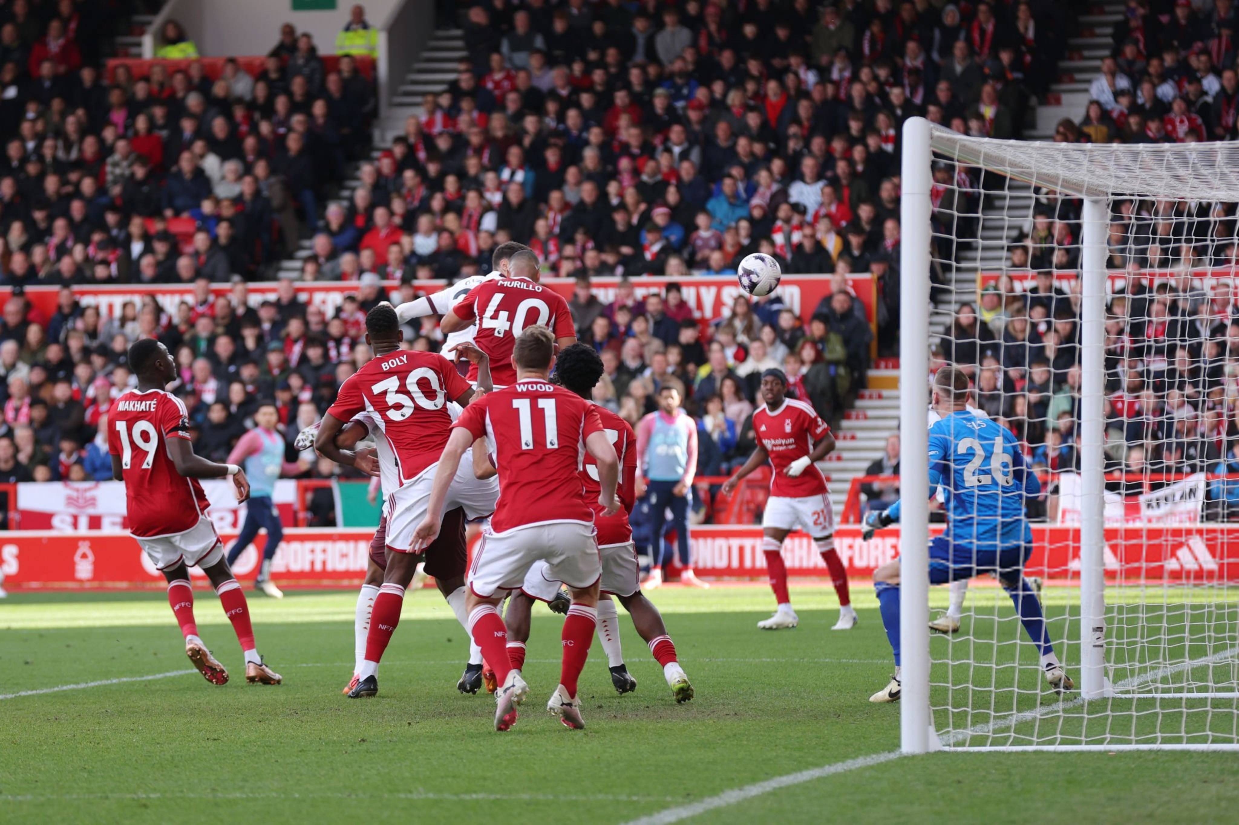 曼城攻击火力惊人,领跑积分榜 曼城攻击火力惊人,领跑积分榜