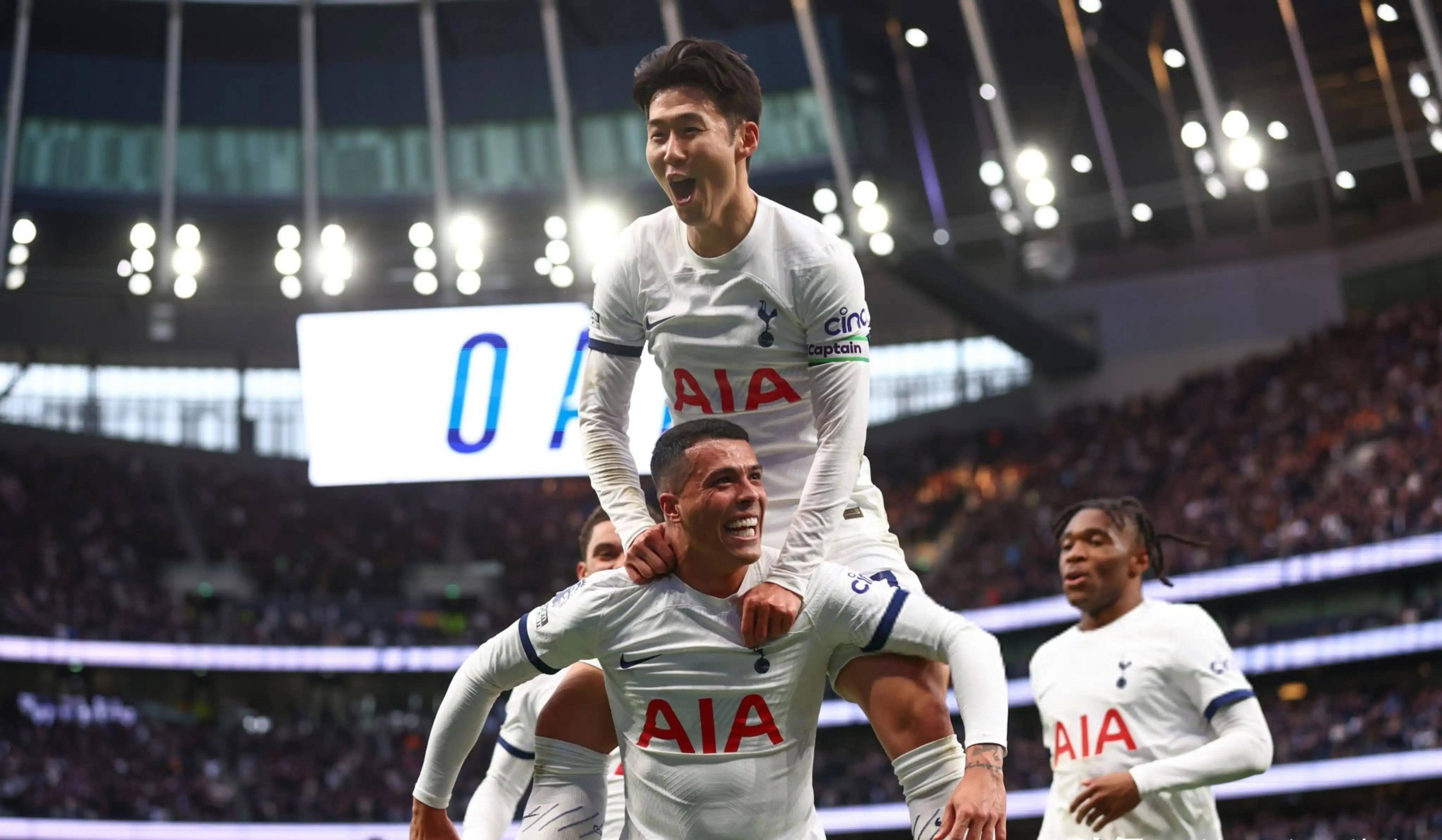 曼联客场轻松取胜,积分榜形势占据主动 曼联客场轻松取胜,积分榜形势占据主动