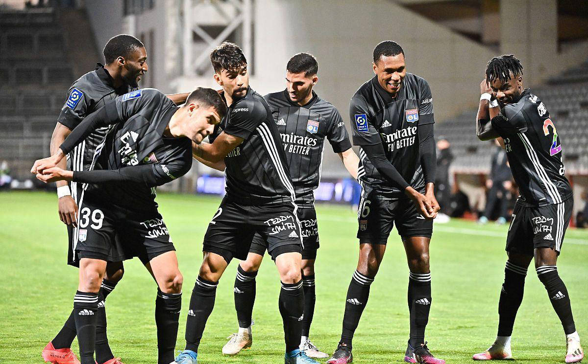 里昂客场击败尼斯,势如破竹 里昂客场击败尼斯,势如破竹