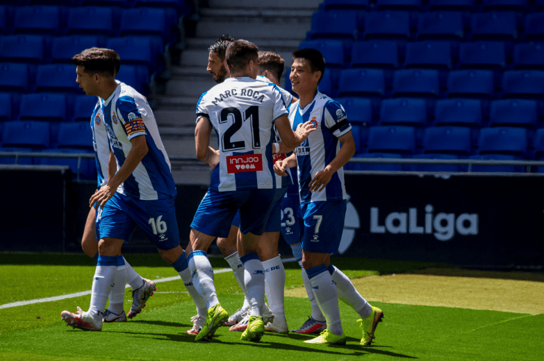 悟空体育官网-皇家贝蒂斯战胜西班牙人,勇气无惧燃烧场上