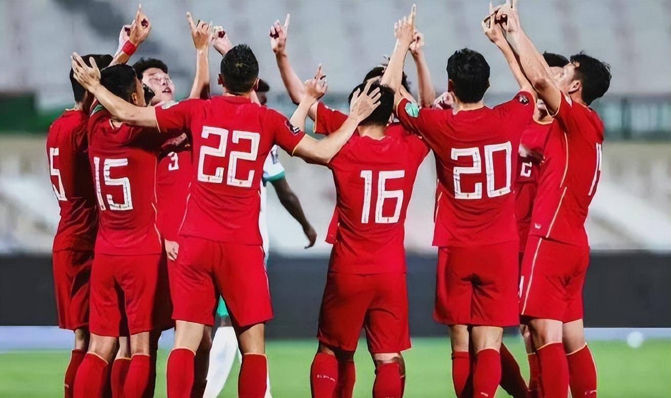 斯洛伐克队球员个人技术突破,带动球队晋级 斯洛伐克队球员个人技术突破,带动球队晋级