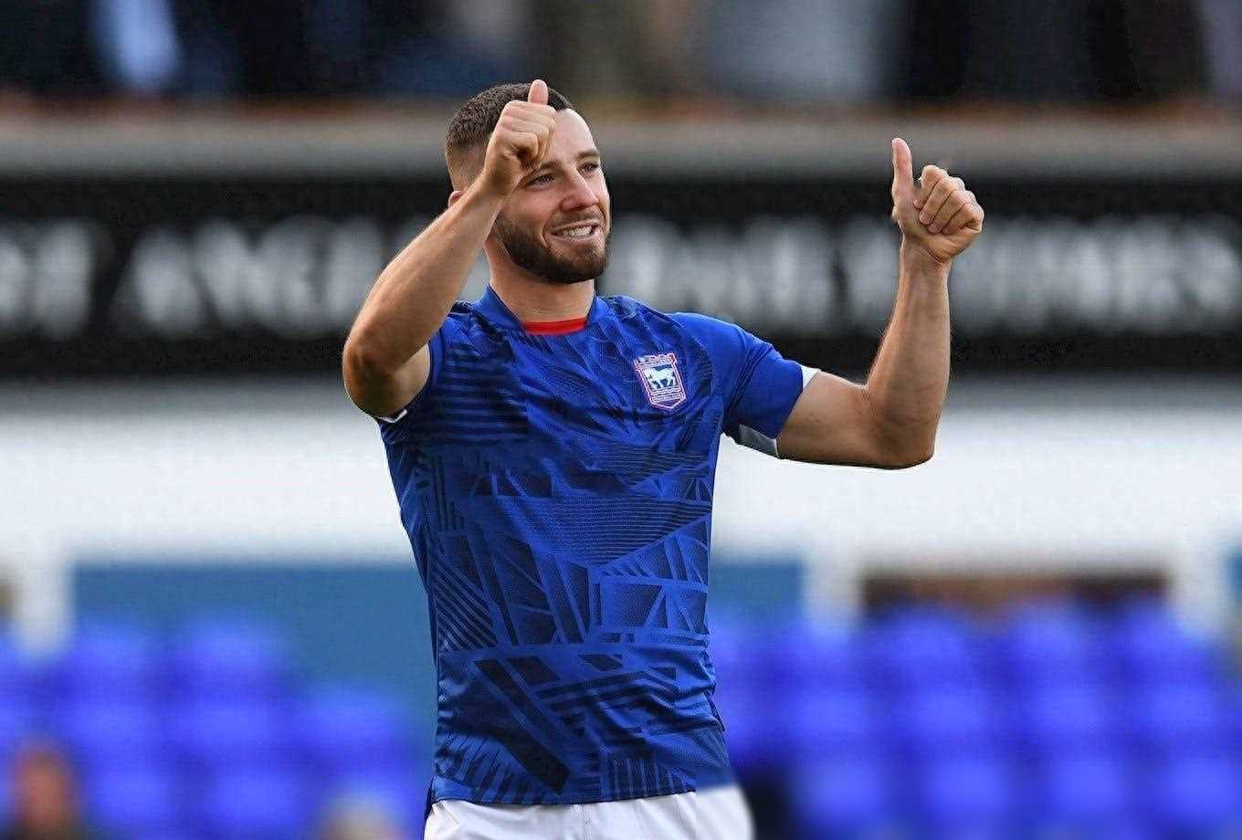 悟空体育官方网站-诺维奇连胜保持领先优势,英冠冠军或可期