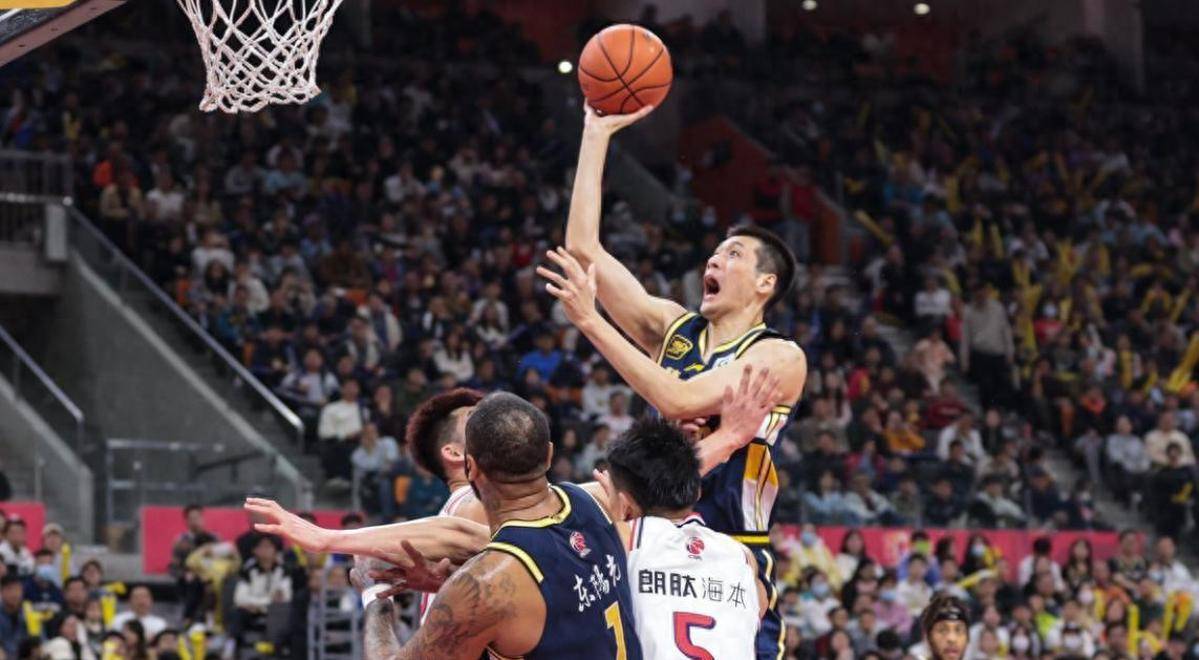 悟空体育官方网站-经验老将助攻得手,带领球队迎来胜利