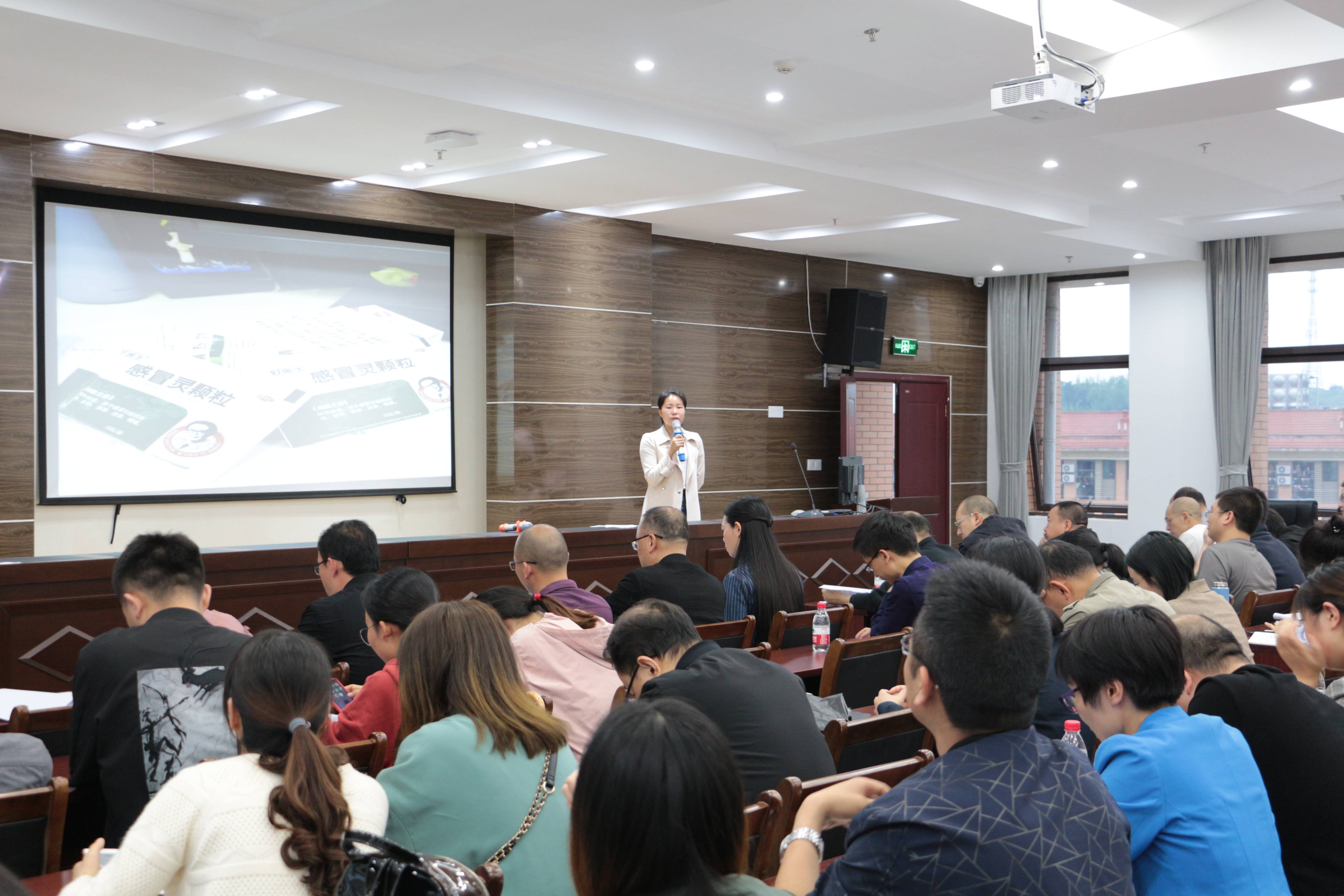 比赛中出现的惊险瞬间让人意犹未尽 比赛中出现的惊险瞬间让人意犹未尽