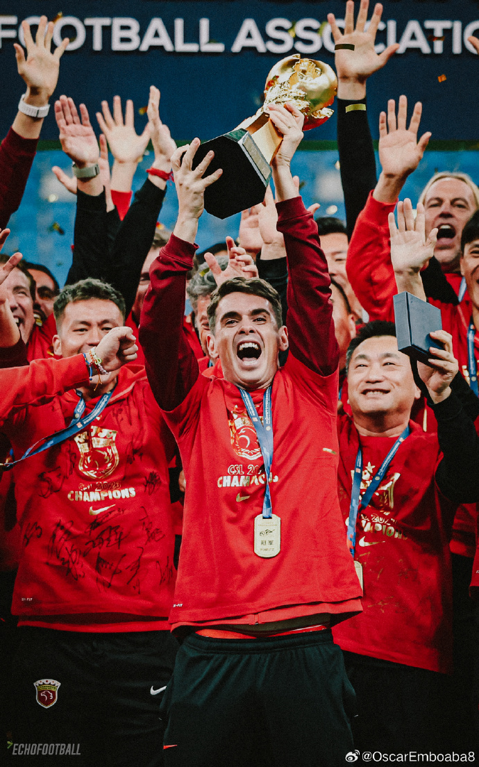 红酒男妙传进球,助球队取得胜利 红酒男妙传进球,助球队取得胜利