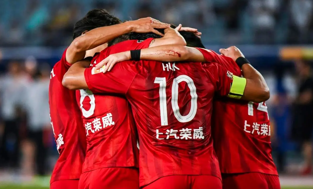 悟空体育-强队队员士气高昂，决赛气氛越发热烈