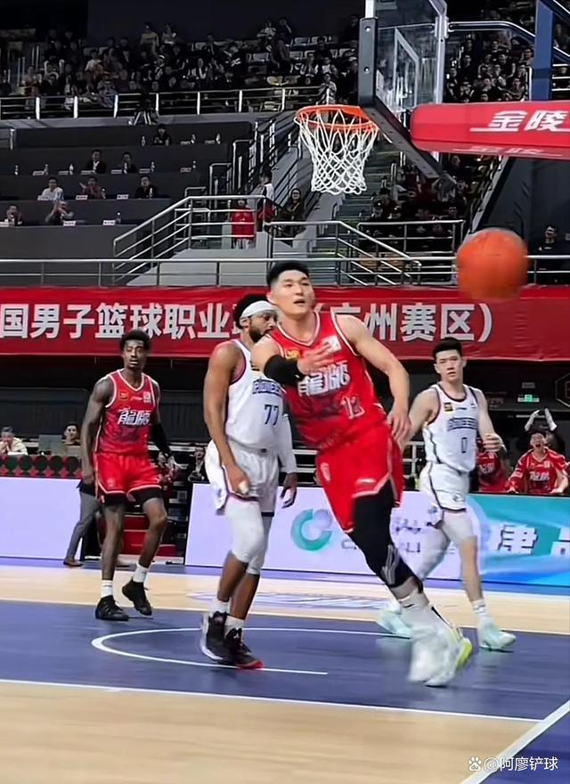 悟空体育-青年队新秀表现出色,吸引多家俱乐部关注