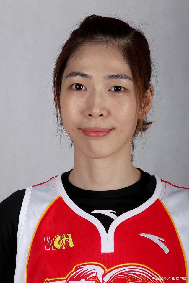 冠军风采!中国女足在比赛中夺魁 冠军风采!中国女足在比赛中夺魁