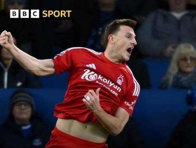 悟空体育-曼联球员士气高昂，球队备战认真