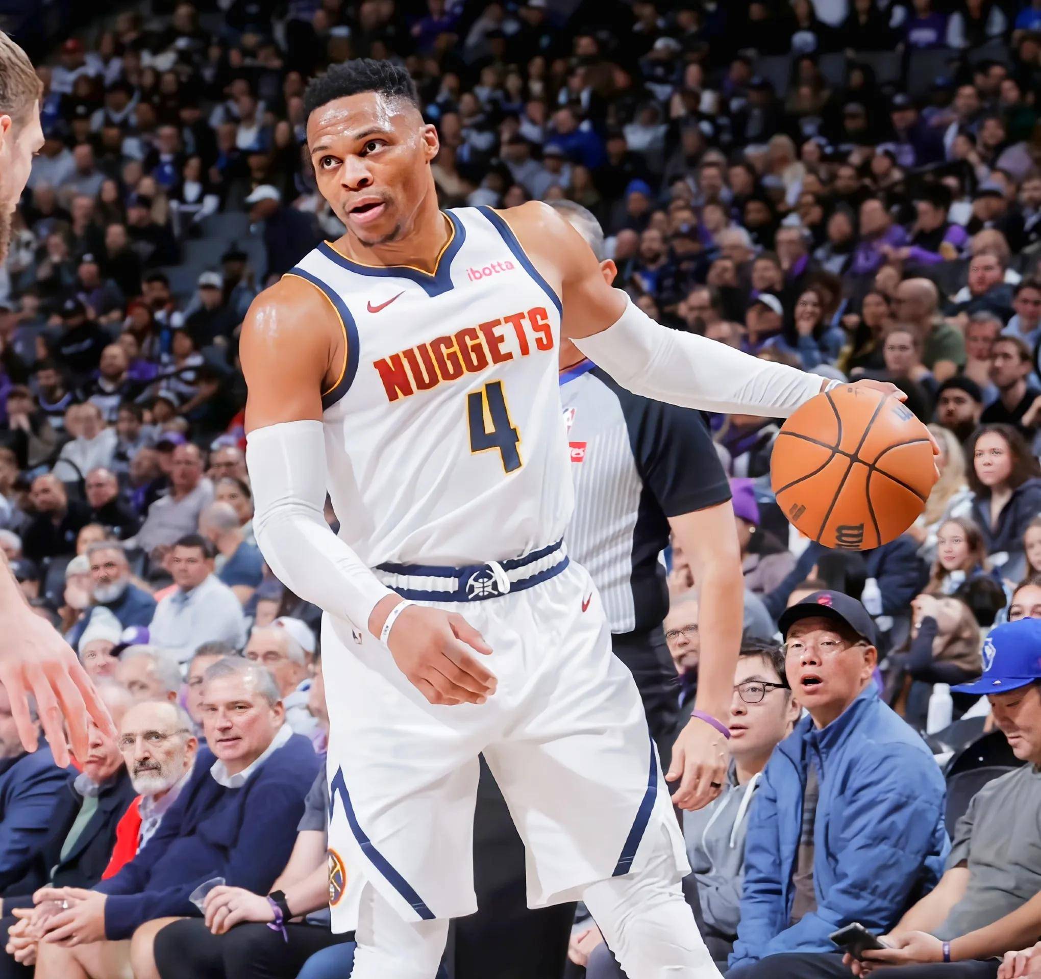 火箭战胜鹈鹕,拉塞尔威少携手展现团队无限潜力 火箭战胜鹈鹕,拉塞尔威少携手展现团队无限潜力