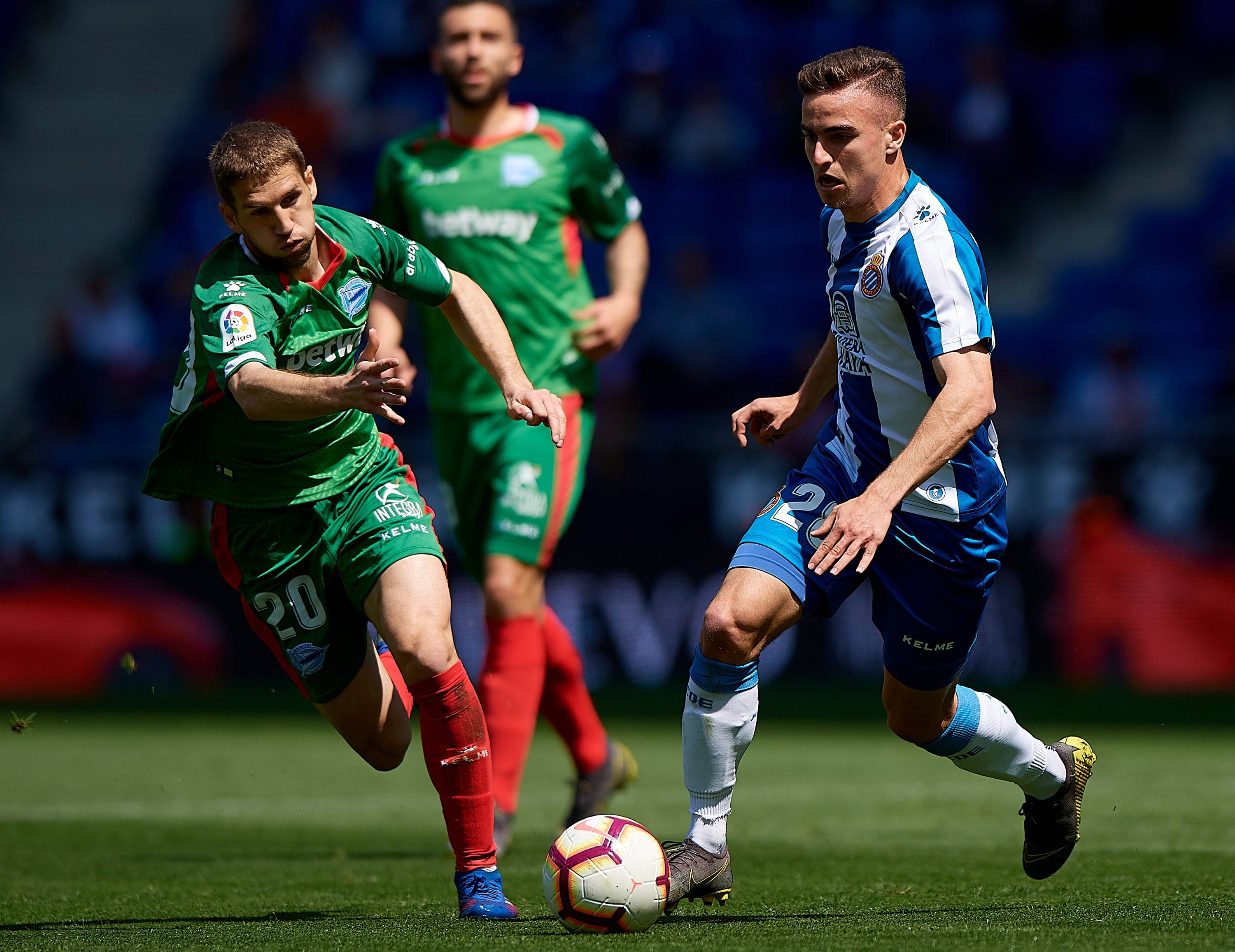 悟空体育官方网站-阿拉维斯防守出色,小胜迎来连胜