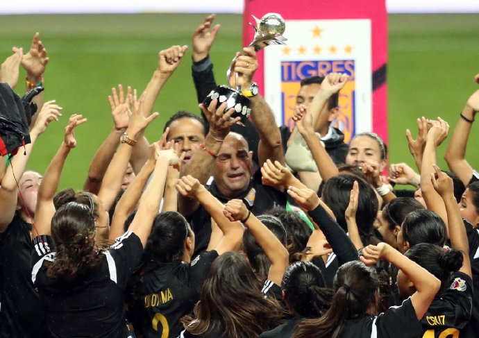 悟空体育-墨西哥女足球员斩获进球王称号,实力惊人