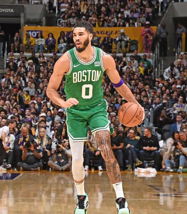 凯尔特人击败76人,塔图姆超神状况轻松取胜 凯尔特人击败76人,塔图姆超神状况轻松取胜