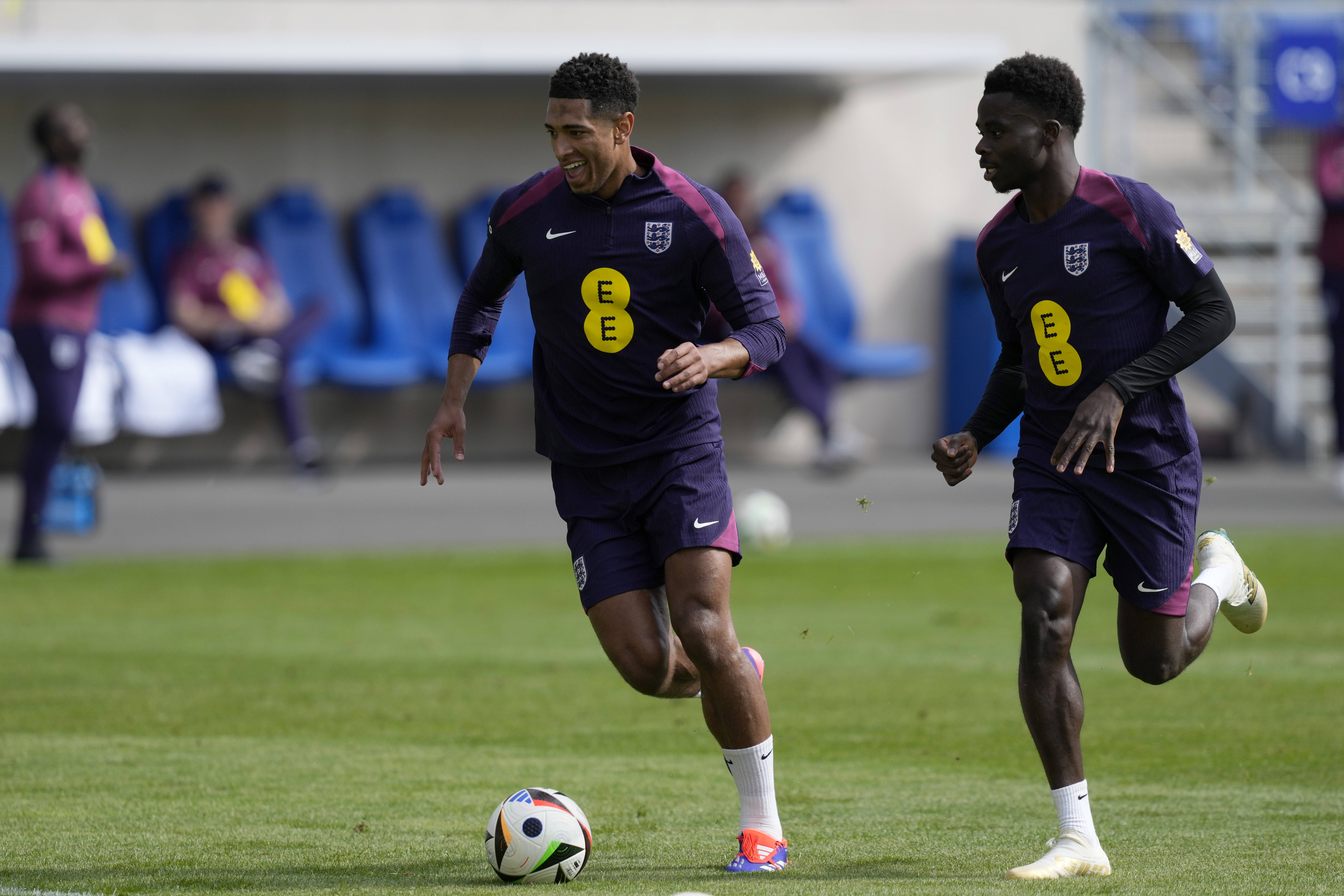 悟空体育-英格兰队在欧预赛中击败比利时队