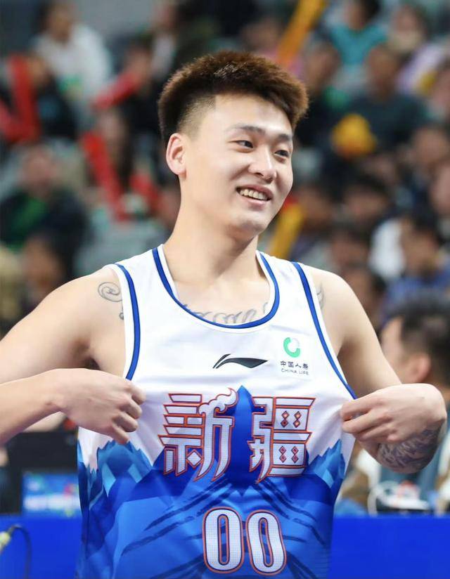 悟空体育-新疆男篮顺利战胜广州队,扩大领先优势