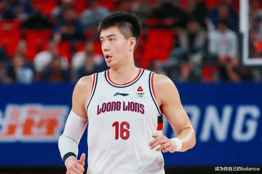 新疆男篮顺利战胜广州队,扩大领先优势 新疆男篮顺利战胜广州队,扩大领先优势