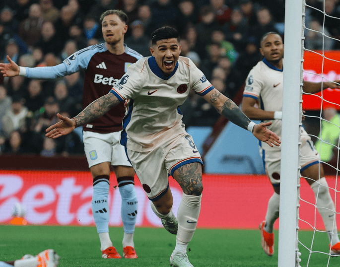 蓝军力克南安普顿阻击对手进攻 蓝军力克南安普顿阻击对手进攻