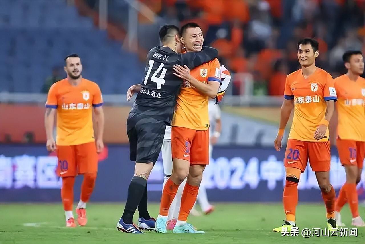 无懈可击！国内足球联赛的顶级球队对决