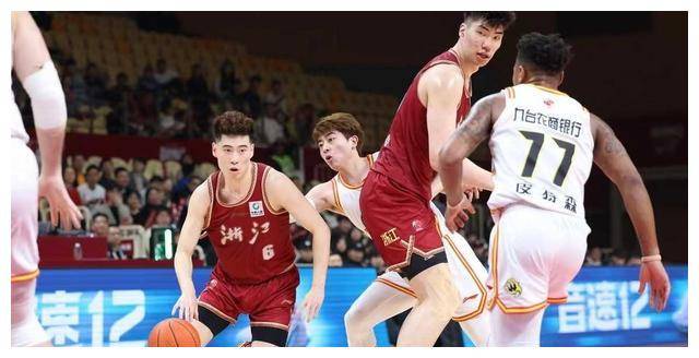 塞维利亚前锋再次斩获金靴奖,势不可挡 塞维利亚前锋再次斩获金靴奖,势不可挡