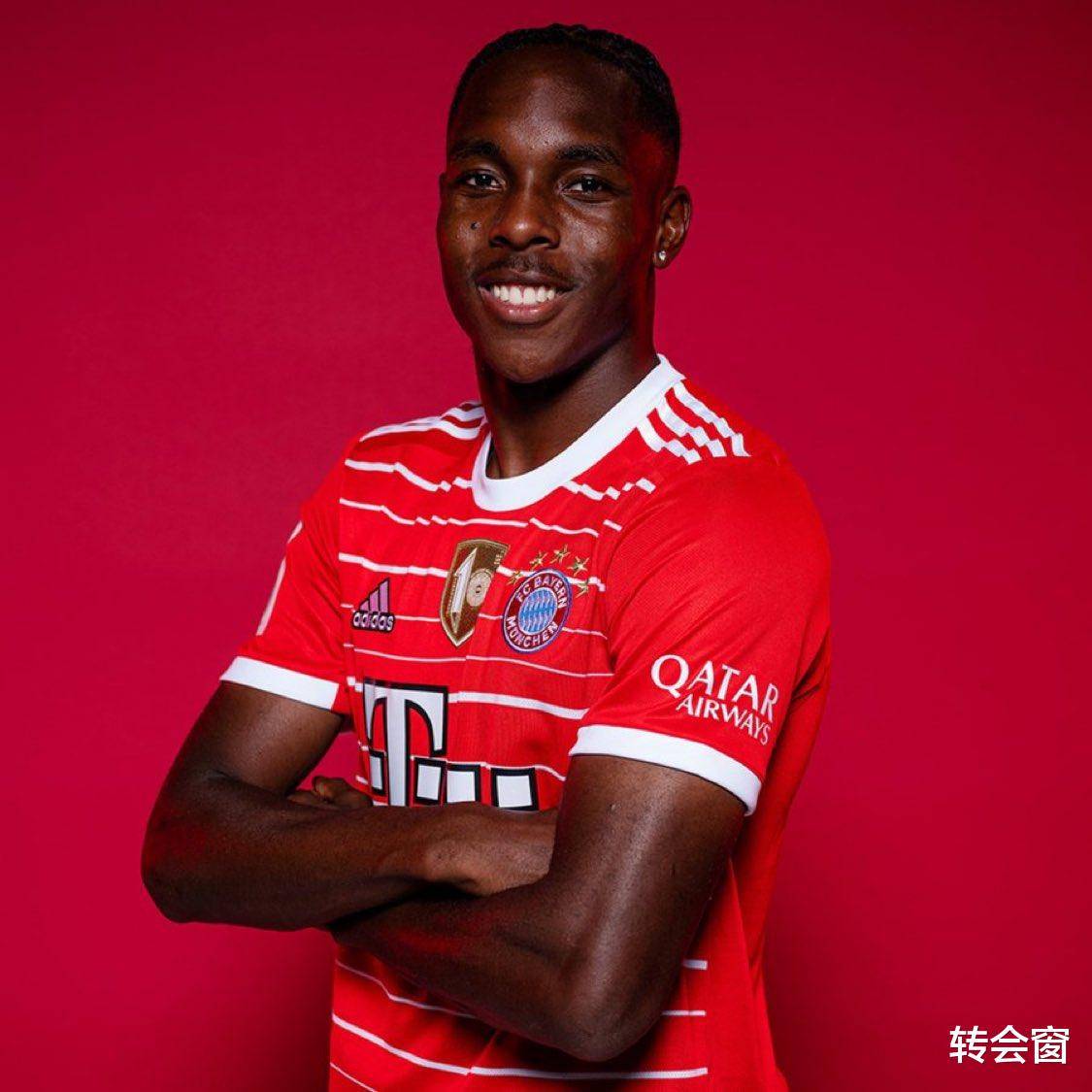 悟空体育-欧洲球员转会传闻频现,引发球迷关注