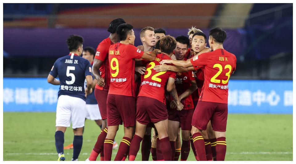 泰达主场不敌恒大,积分榜上遭遇连败 泰达主场不敌恒大,积分榜上遭遇连败