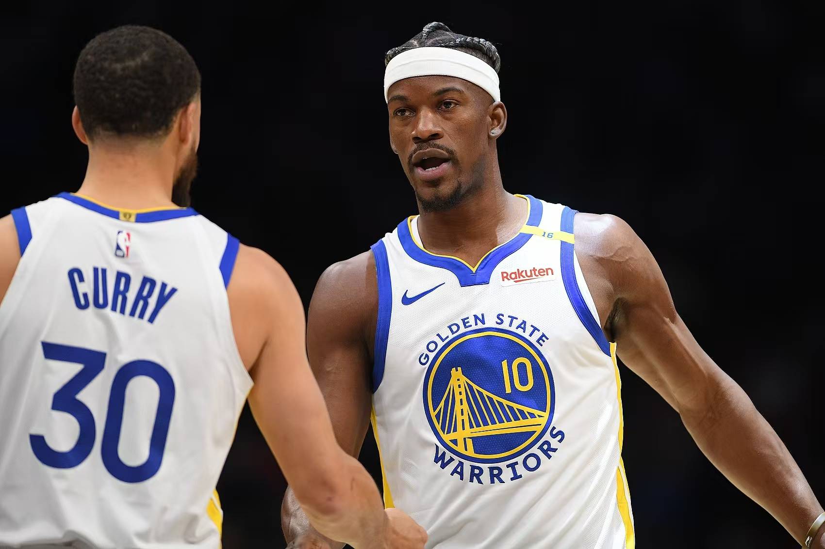 勇士负猛龙五连胜告一段落,库里独力难支失望离场 勇士负猛龙五连胜告一段落,库里独力难支失望离场