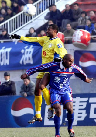 悟空体育-天津金狮队主场大胜,提升排名