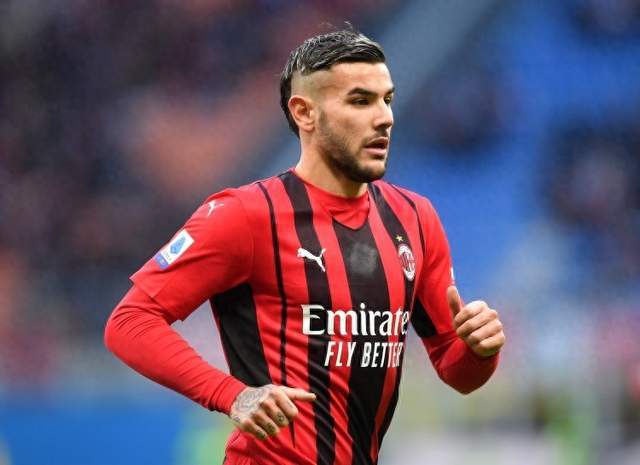 AC米兰客场被热那亚逼平,伊布头槌救主 AC米兰客场被热那亚逼平,伊布头槌救主