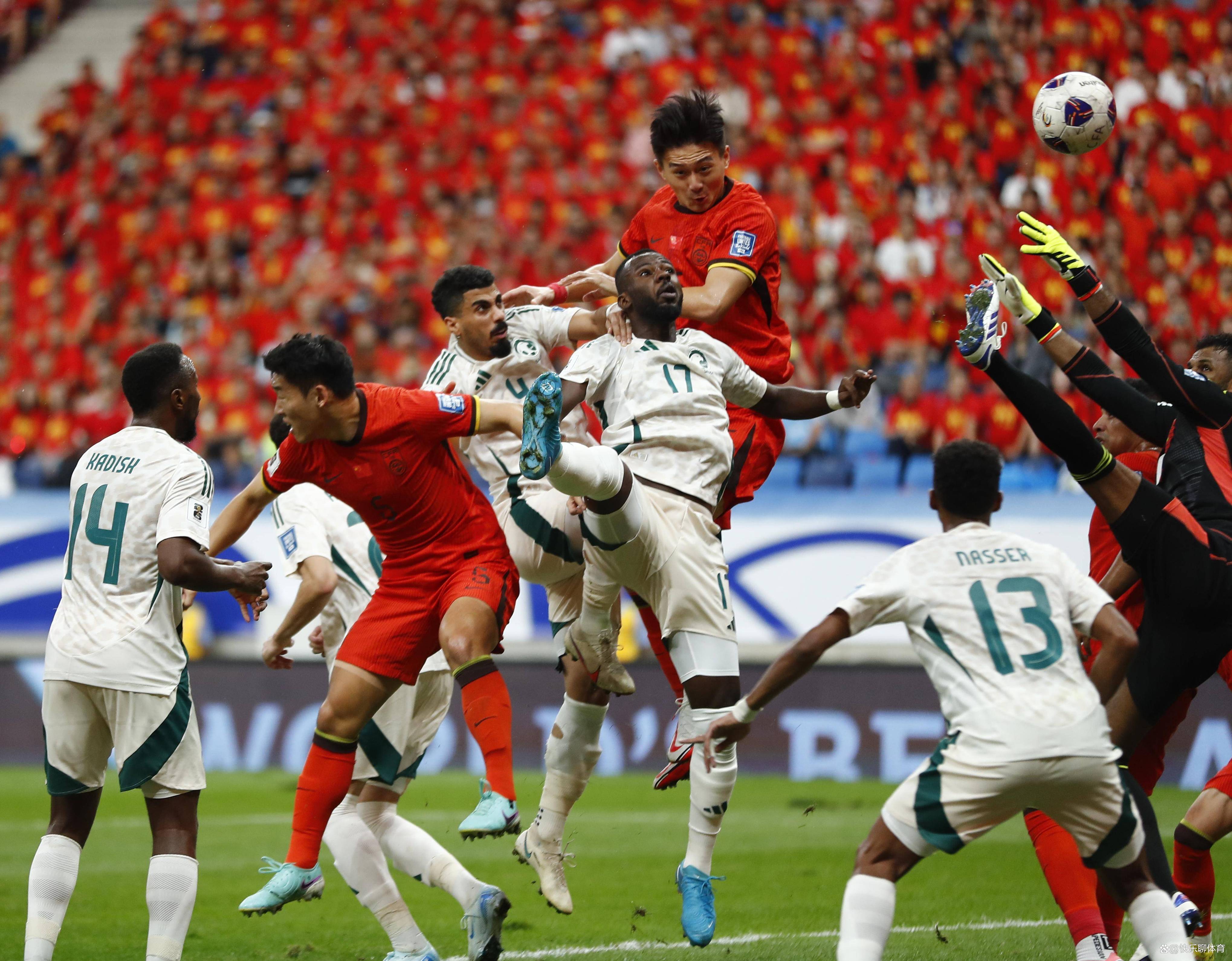 精彩绝伦!球队间激烈争夺再现 精彩绝伦!球队间激烈争夺再现