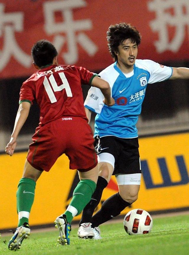 大连实德客场不敌领头羊,战况不妙 大连实德客场不敌领头羊,战况不妙