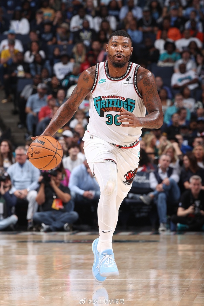 悟空体育-灰熊队后卫捷特里斯今晚终极表演