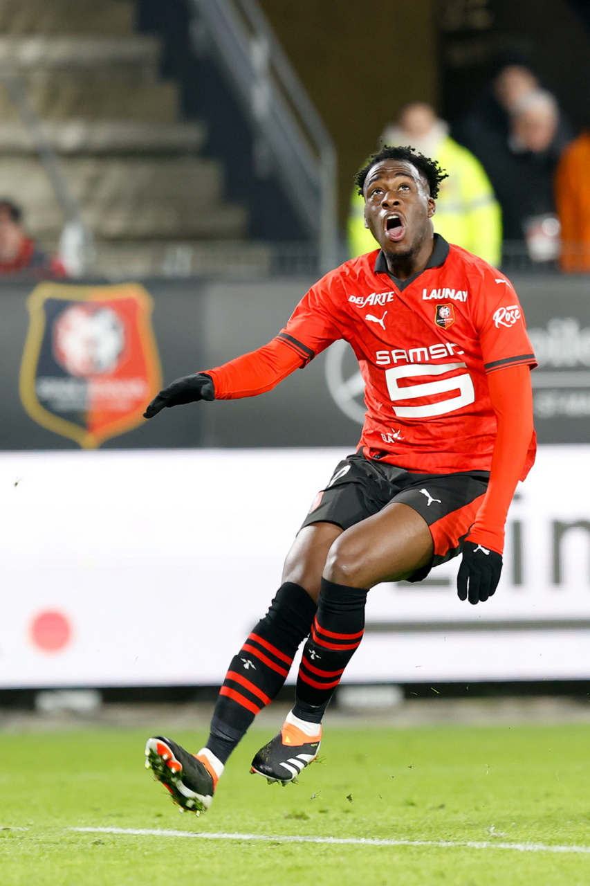 悟空体育官方网站-甘冈欲止连败颓势,主场迎战雷恩