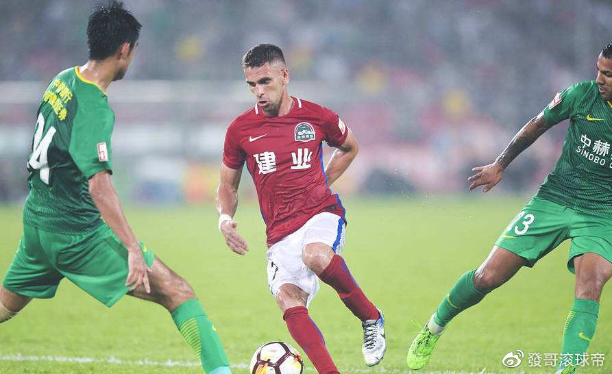 悟空体育-河南建业客场豪取三分,全队士气高涨