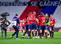 悟空体育-硬仗不险赢,里昂险胜莱尔马尔奇利恩获关键三分