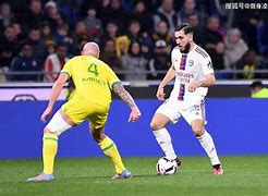 硬仗不险赢,里昂险胜莱尔马尔奇利恩获关键三分 硬仗不险赢,里昂险胜莱尔马尔奇利恩获关键三分