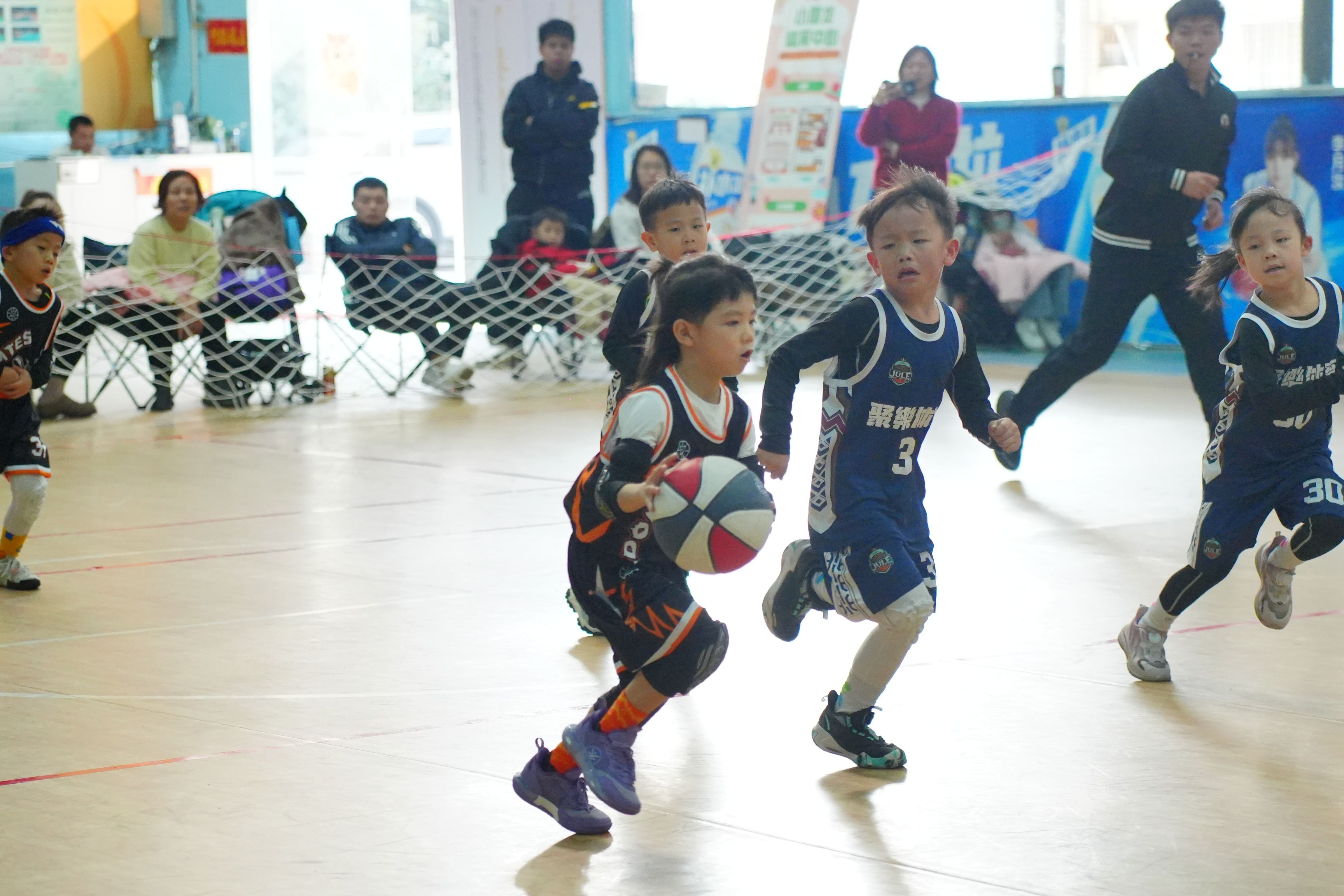 比赛中球队的默契配合令人大开眼界