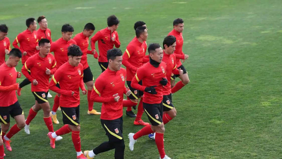 著名球员加盟国内联赛,引发球迷热议 著名球员加盟国内联赛,引发球迷热议